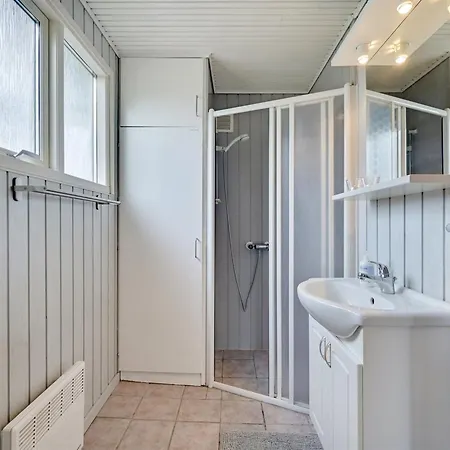 Alrich - 500m From The Sea By Interhome